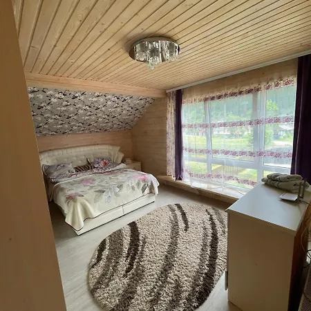 Casa de hóspedes Едем *