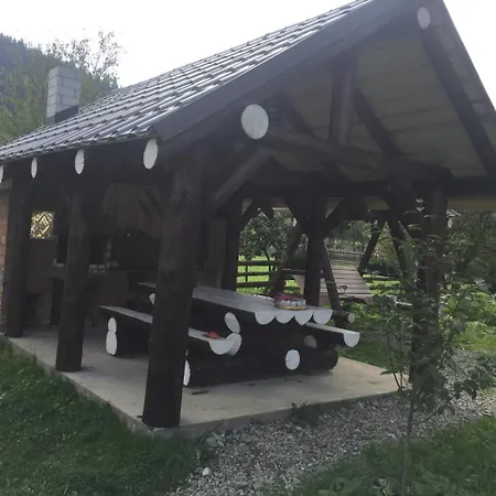 Casa de hóspedes Едем